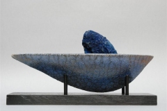 Blauwe-raku-boot-op-voet-afm.-l-30-x-b-12-x-h-15